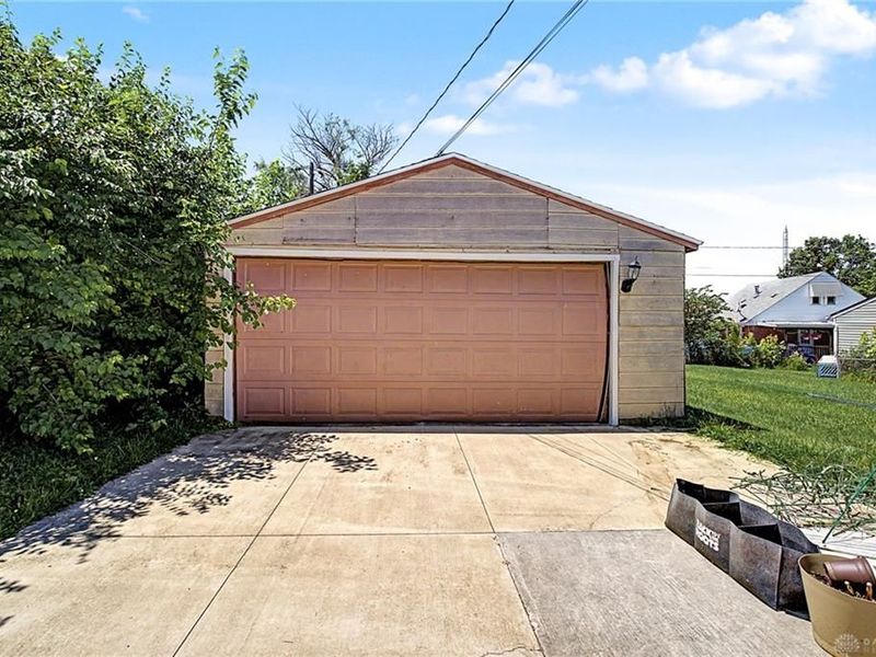 757 Spinning Road, Riverside, OH 45431 Photo 32