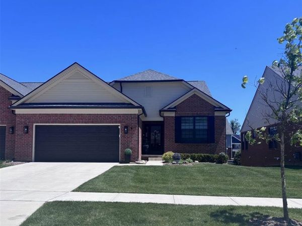 55769 Oak Pointe Drive, Shelby Twp, MI 48315