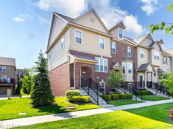 2924 Glenbar Circle, Rochester Hills, MI 48307