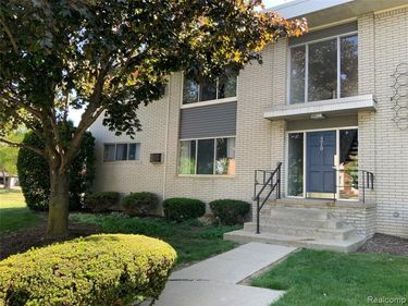 4910 Briarwood Avenue, Royal Oak, MI 48073