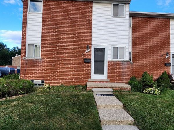 8665 Sterling, Center Line, Mi 48015