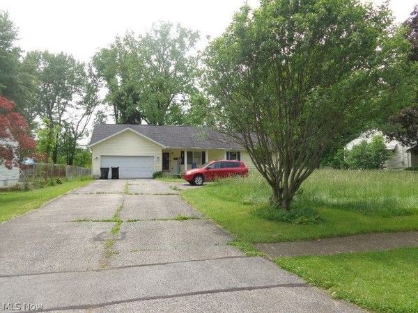 308 Samuel Street , Elyria, OH 44035