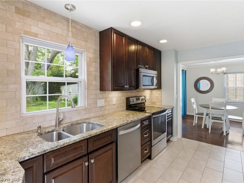 430 Canterbury Road , Bay Village, OH 44140 Photo 17