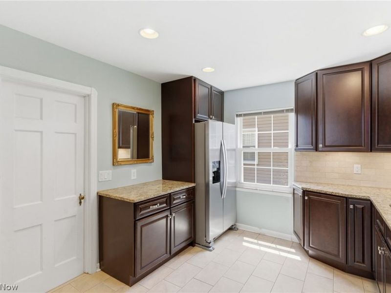 430 Canterbury Road , Bay Village, OH 44140 Photo 18