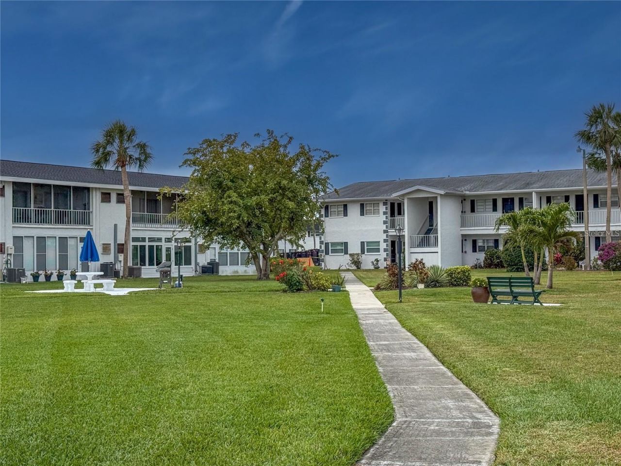 4703 1st Court W, Unit 393, Bradenton, FL 34207 Photo
