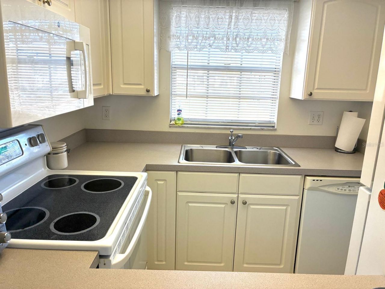 4703 1st Court W, Unit 393, Bradenton, FL 34207 Photo