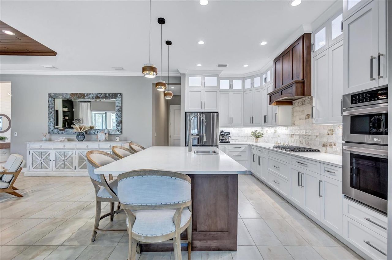 591 Mast Drive, Bradenton, FL 34208 Photo