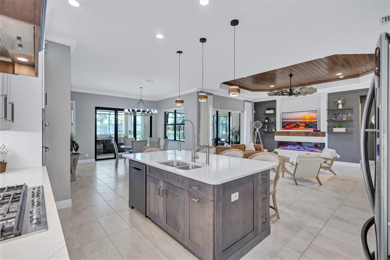 591 Mast Drive, Bradenton, FL 34208 Photo