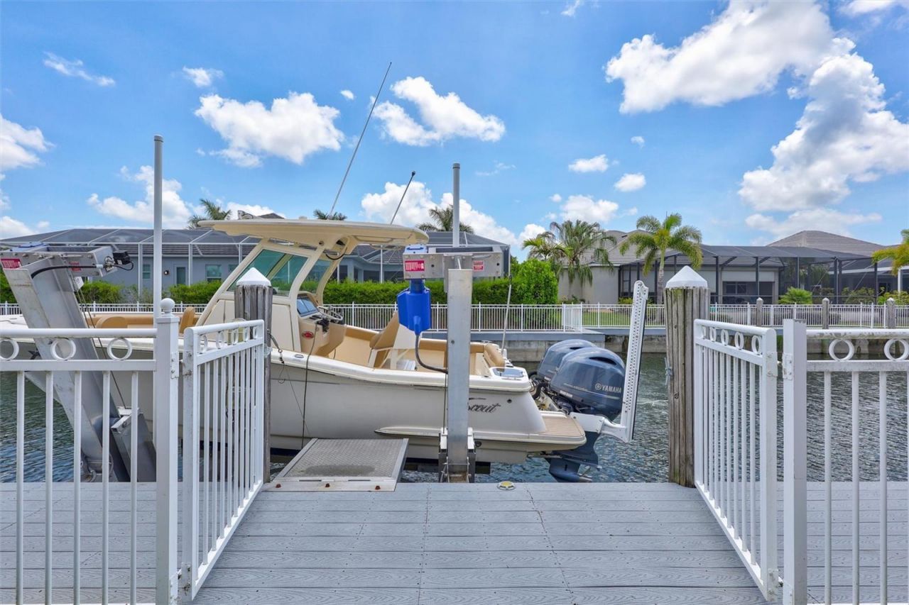 591 Mast Drive, Bradenton, FL 34208 Photo