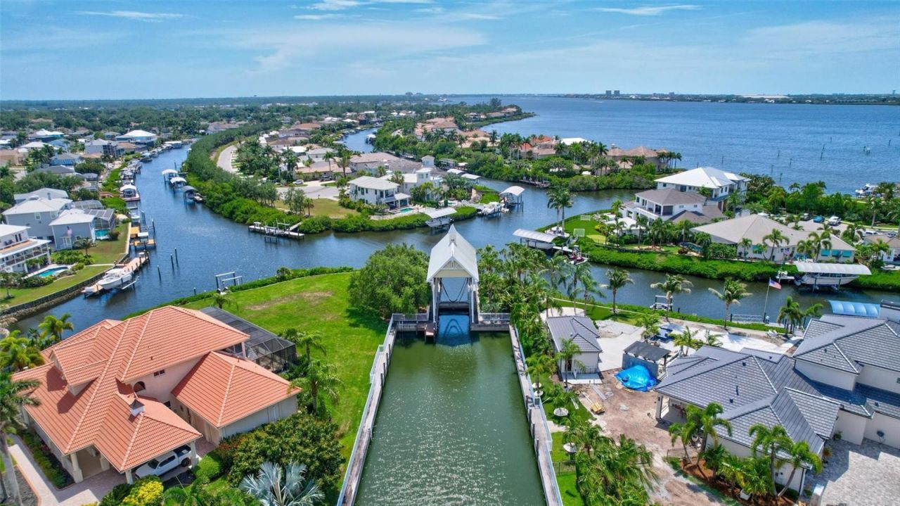591 Mast Drive, Bradenton, FL 34208 Photo