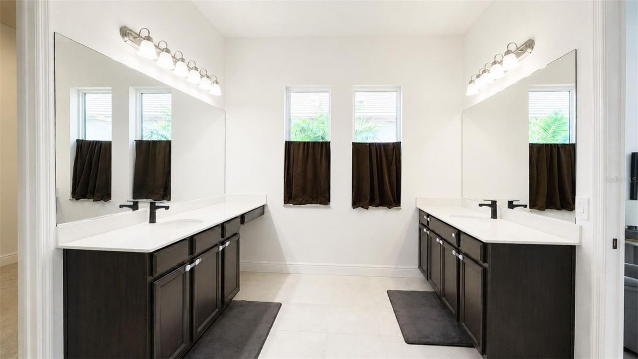 8294 Grande Shores Drive, Sarasota, FL 34240 Photo