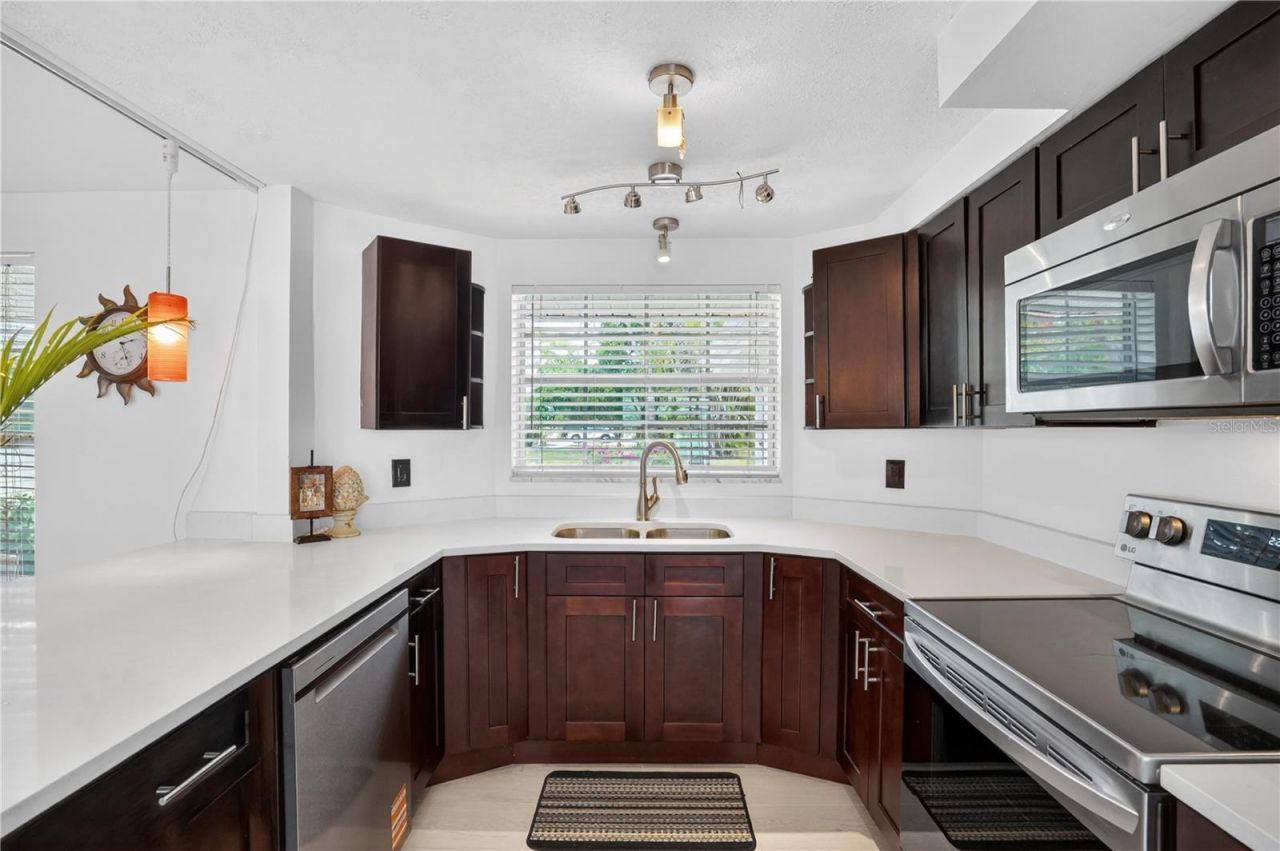 2403 Vermont Avenue E, Bradenton, FL 34208 Photo