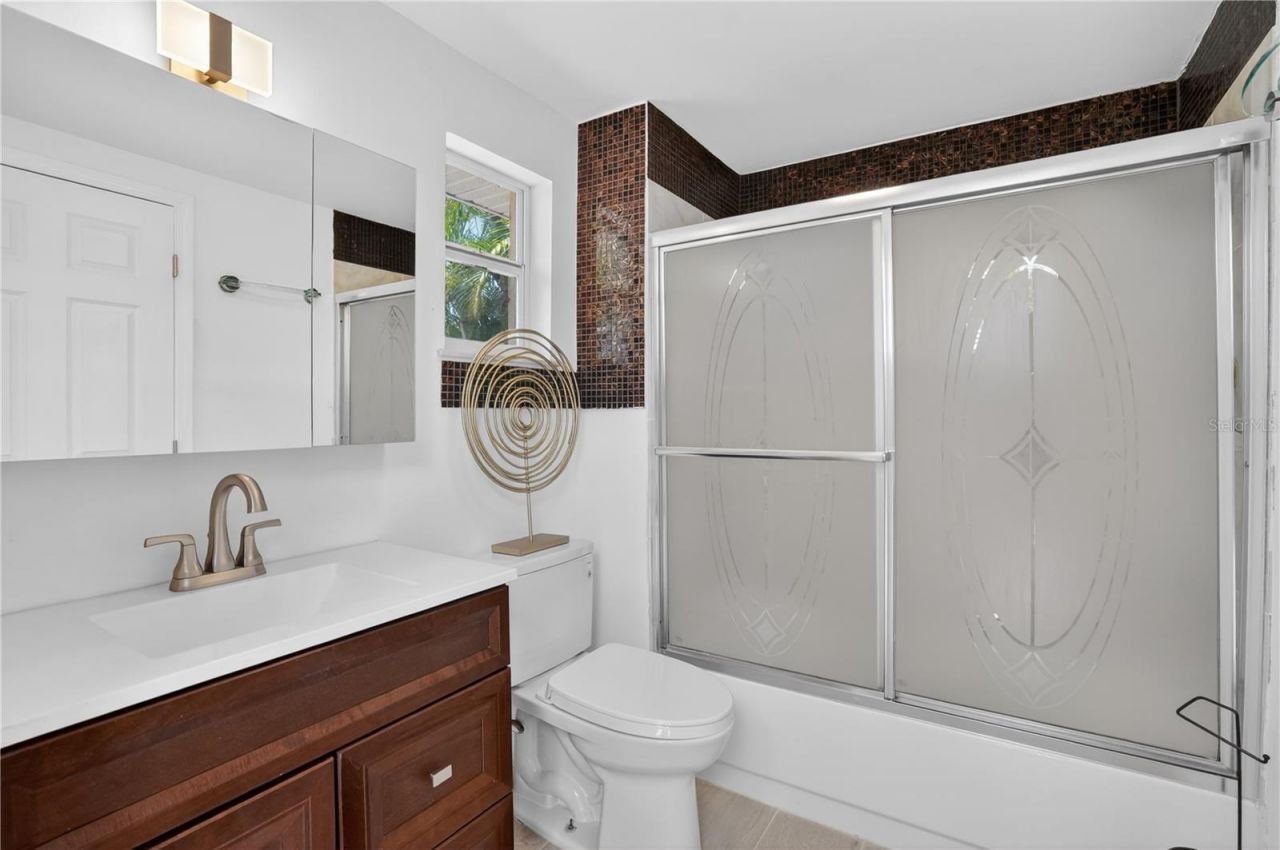 2403 Vermont Avenue E, Bradenton, FL 34208 Photo