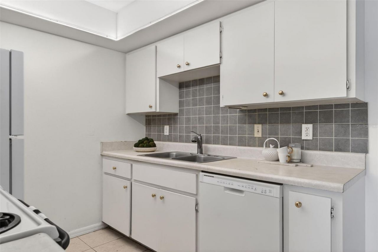 5800 Hollywood Boulevard, Unit 112, Sarasota, FL 34231 Photo