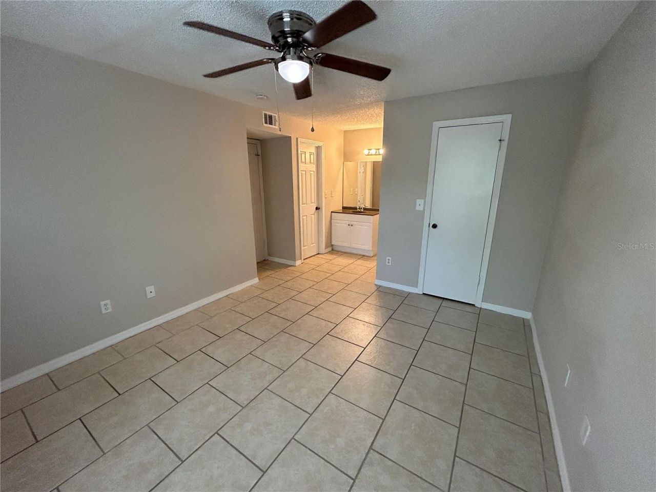 4512 Commander Drive, Unit 1735, Orlando, FL 32822 Photo