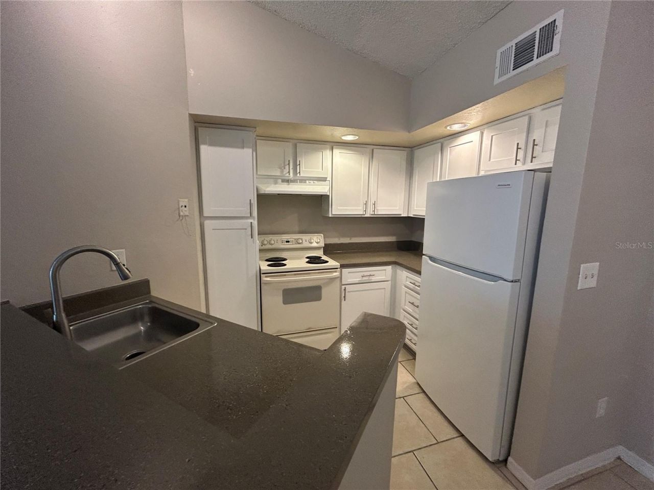 4512 Commander Drive, Unit 1735, Orlando, FL 32822 Photo