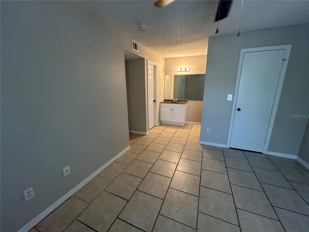 4512 Commander Drive, Unit 1735, Orlando, FL 32822 Photo