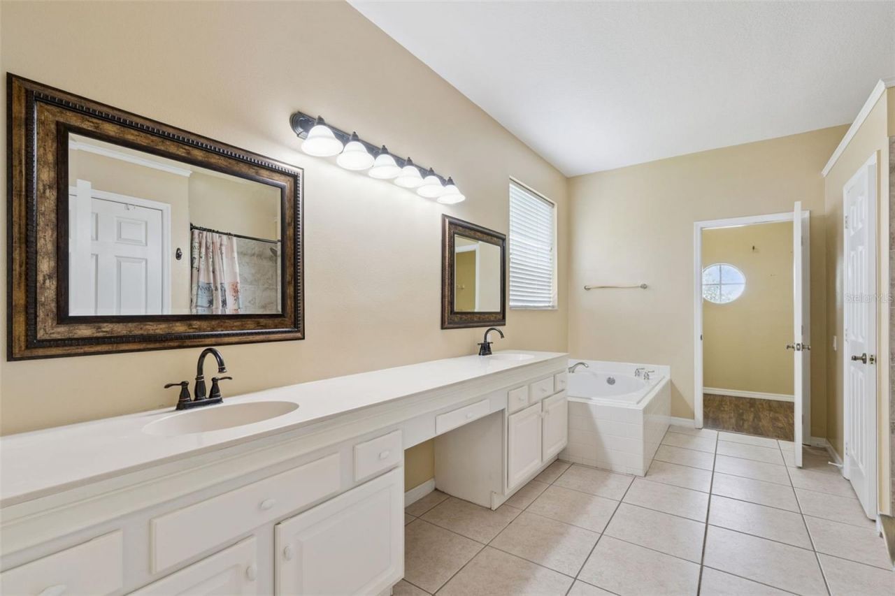 13429 Falcon Pointe Drive, Orlando, FL 32837 Photo