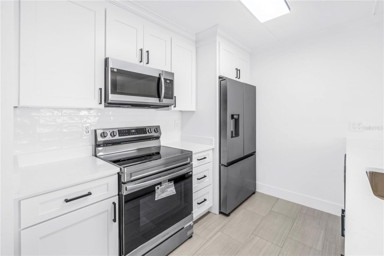 10375 Paradise Boulevard, Unit 51, Treasure Island, FL 33706 Photo