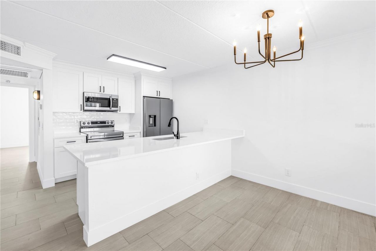 10375 Paradise Boulevard, Unit 51, Treasure Island, FL 33706 Photo