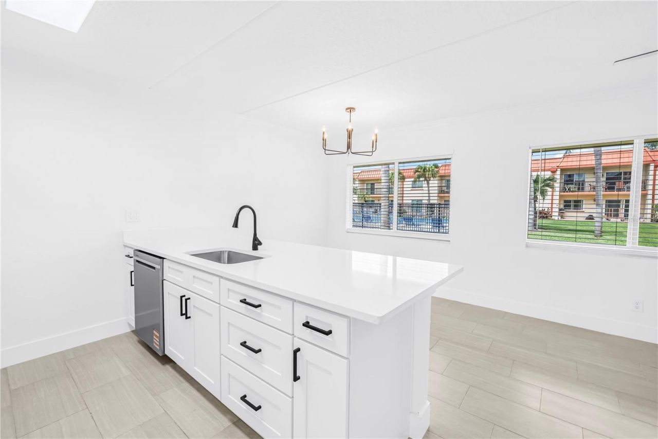 10375 Paradise Boulevard, Unit 51, Treasure Island, FL 33706 Photo