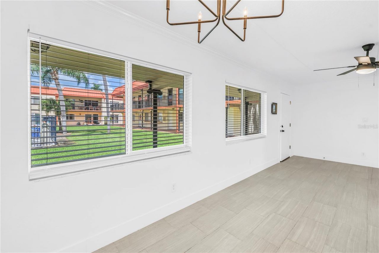 10375 Paradise Boulevard, Unit 51, Treasure Island, FL 33706 Photo