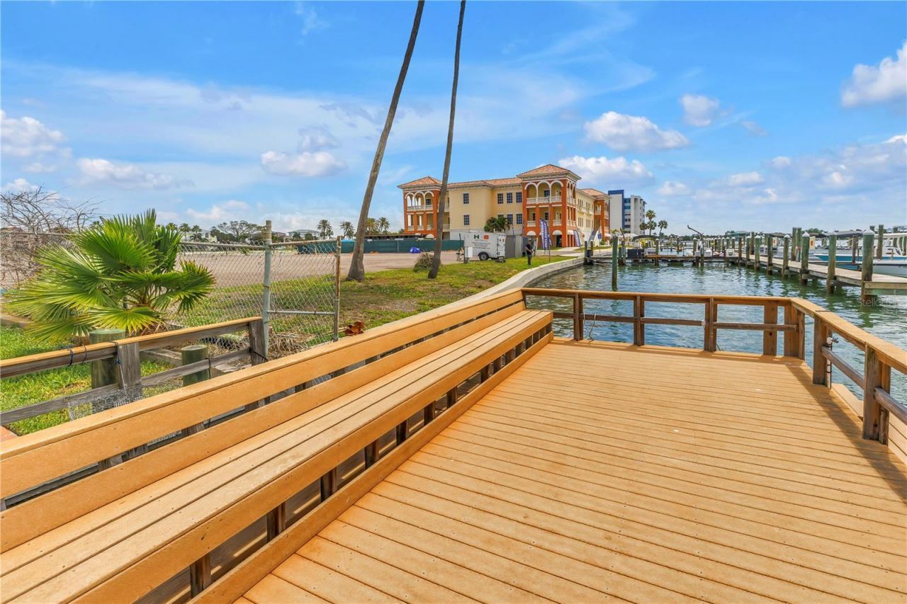 10375 Paradise Boulevard, Unit 51, Treasure Island, FL 33706 Photo