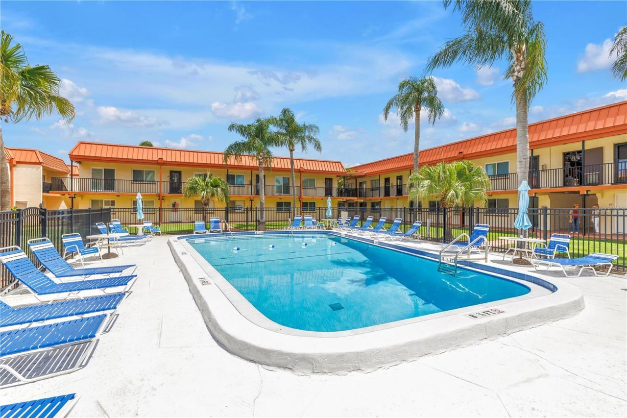 10375 Paradise Boulevard, Unit 51, Treasure Island, FL 33706 Photo