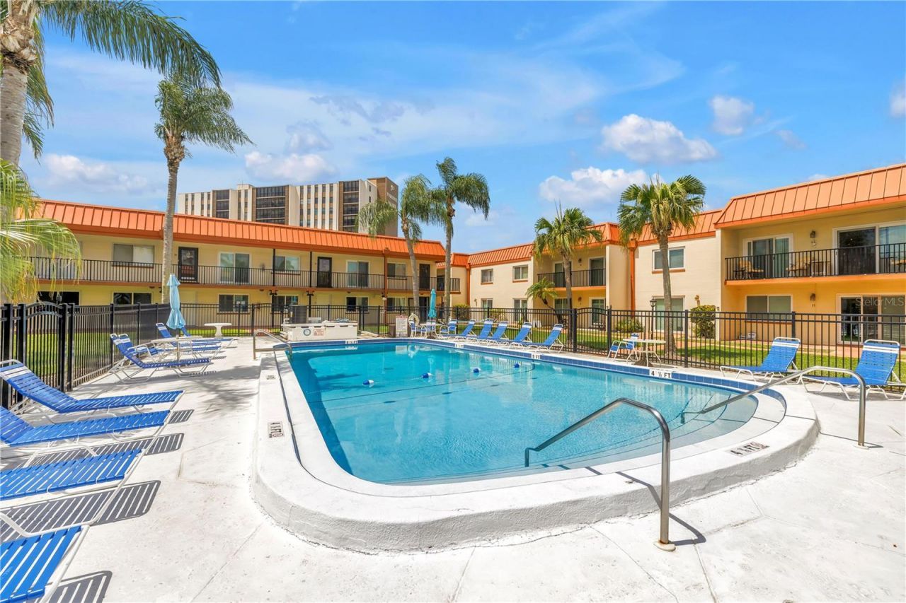 10375 Paradise Boulevard, Unit 51, Treasure Island, FL 33706 Photo
