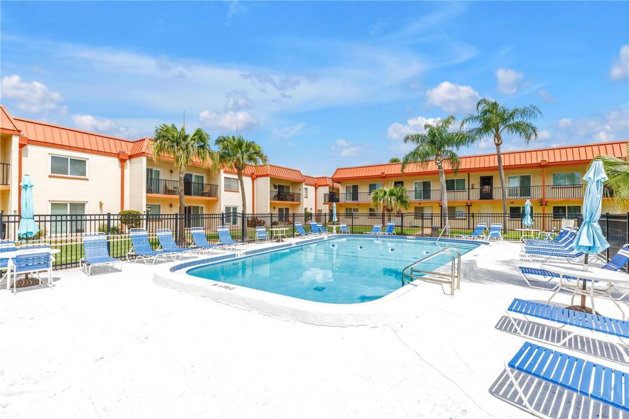 10375 Paradise Boulevard, Unit 51, Treasure Island, FL 33706 Photo