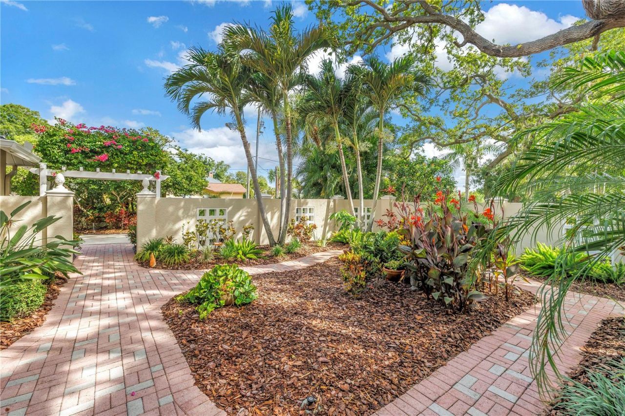 2269 Kent Drive, Largo, FL 33774 Photo