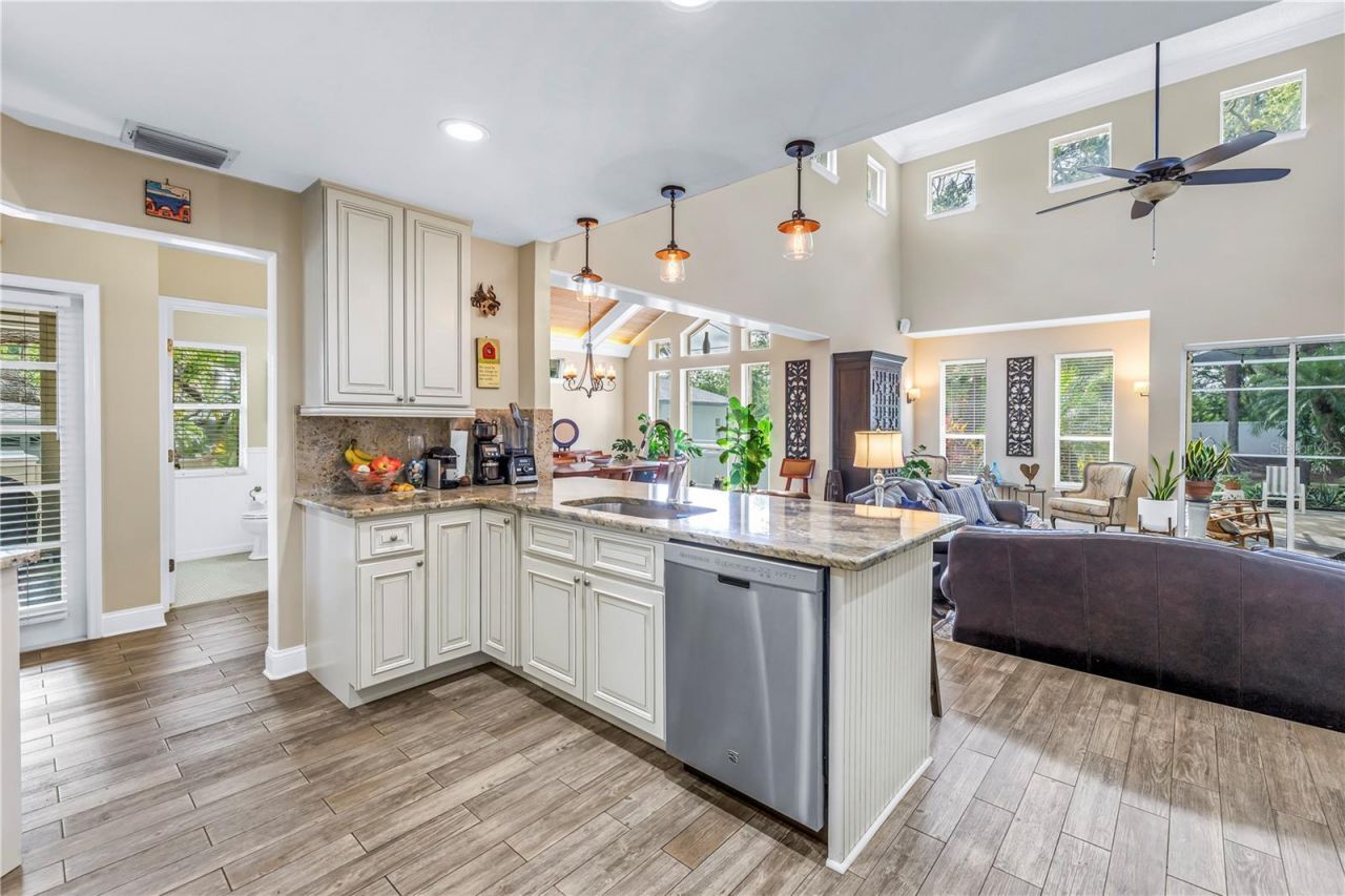 2269 Kent Drive, Largo, FL 33774 Photo