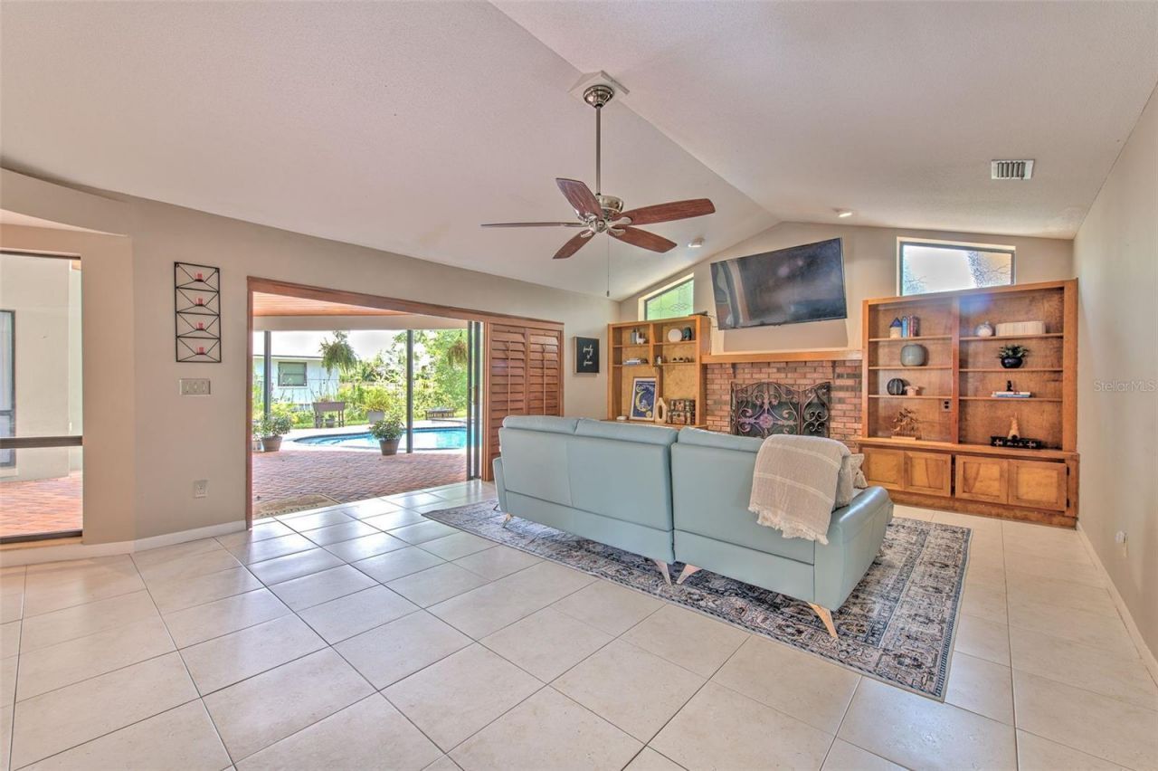 3816 Buckingham Loop Drive, Valrico, FL 33594 Photo