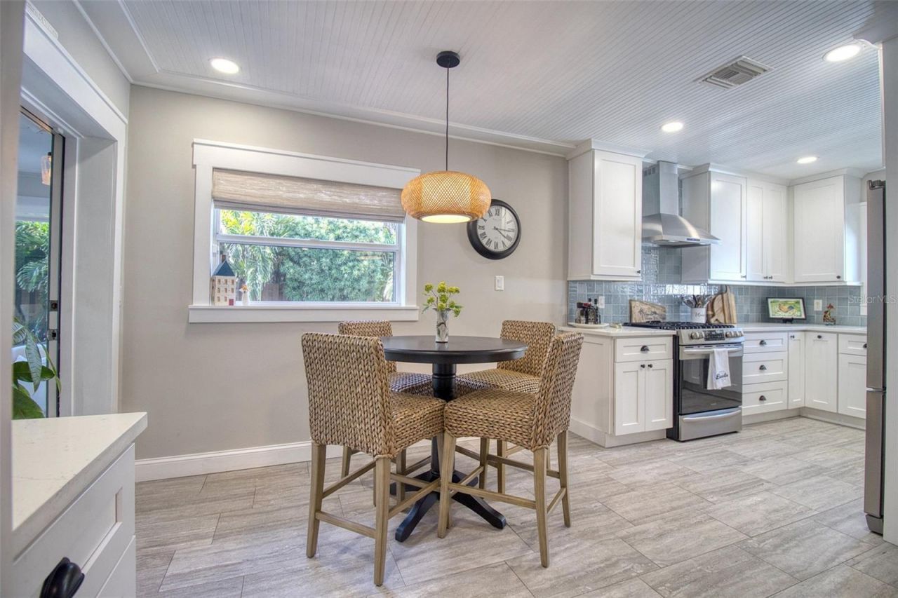 128 Edgewater Terrace, Dunedin, FL 34698 Photo