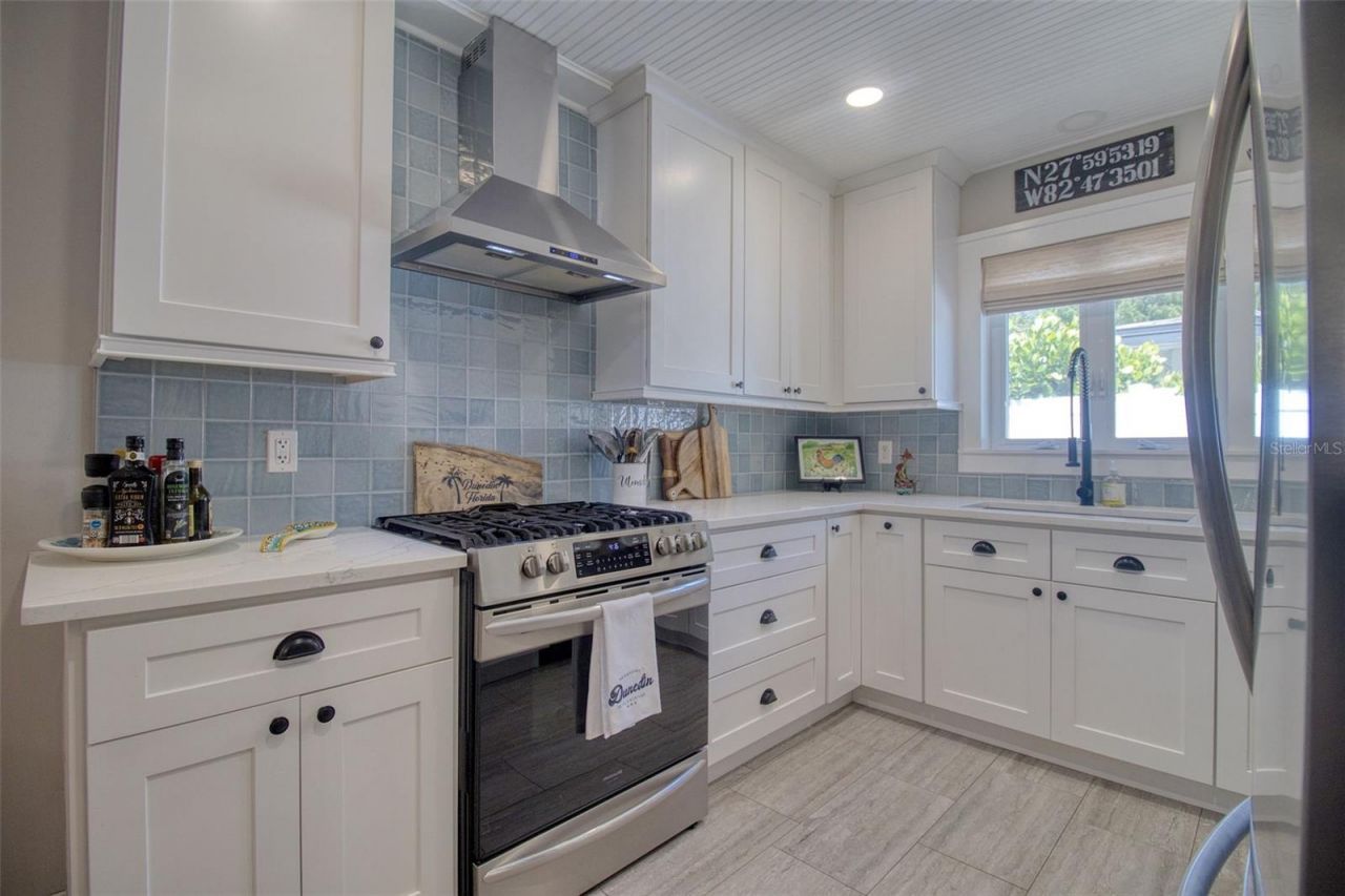 128 Edgewater Terrace, Dunedin, FL 34698 Photo
