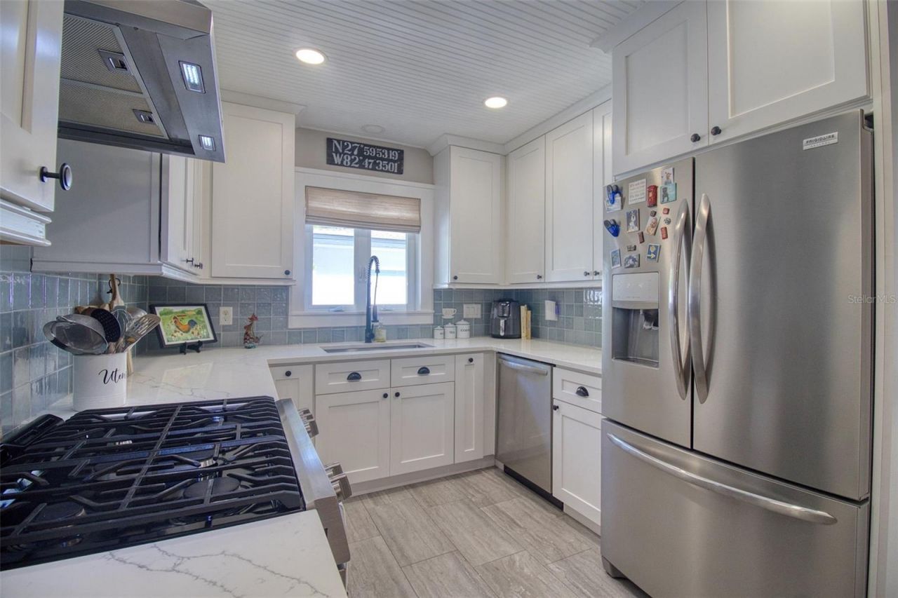 128 Edgewater Terrace, Dunedin, FL 34698 Photo
