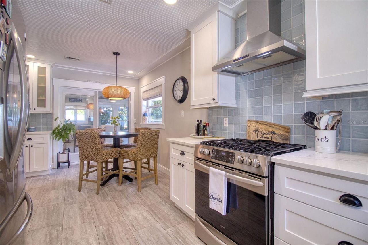 128 Edgewater Terrace, Dunedin, FL 34698 Photo