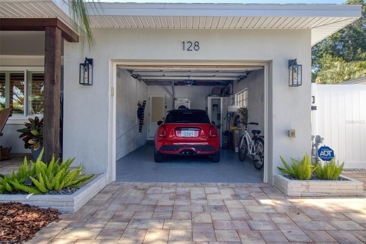 128 Edgewater Terrace, Dunedin, FL 34698 Photo