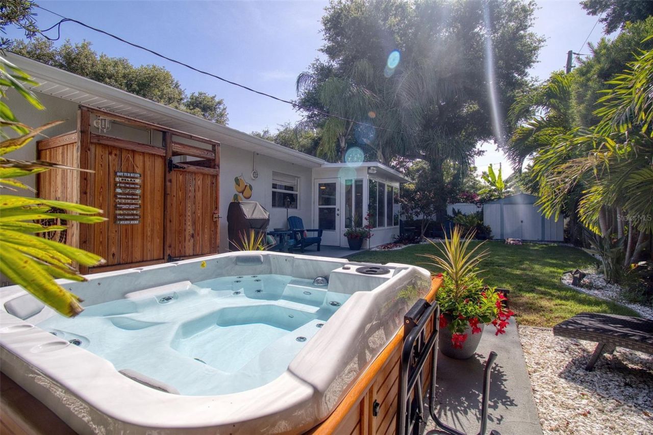128 Edgewater Terrace, Dunedin, FL 34698 Photo