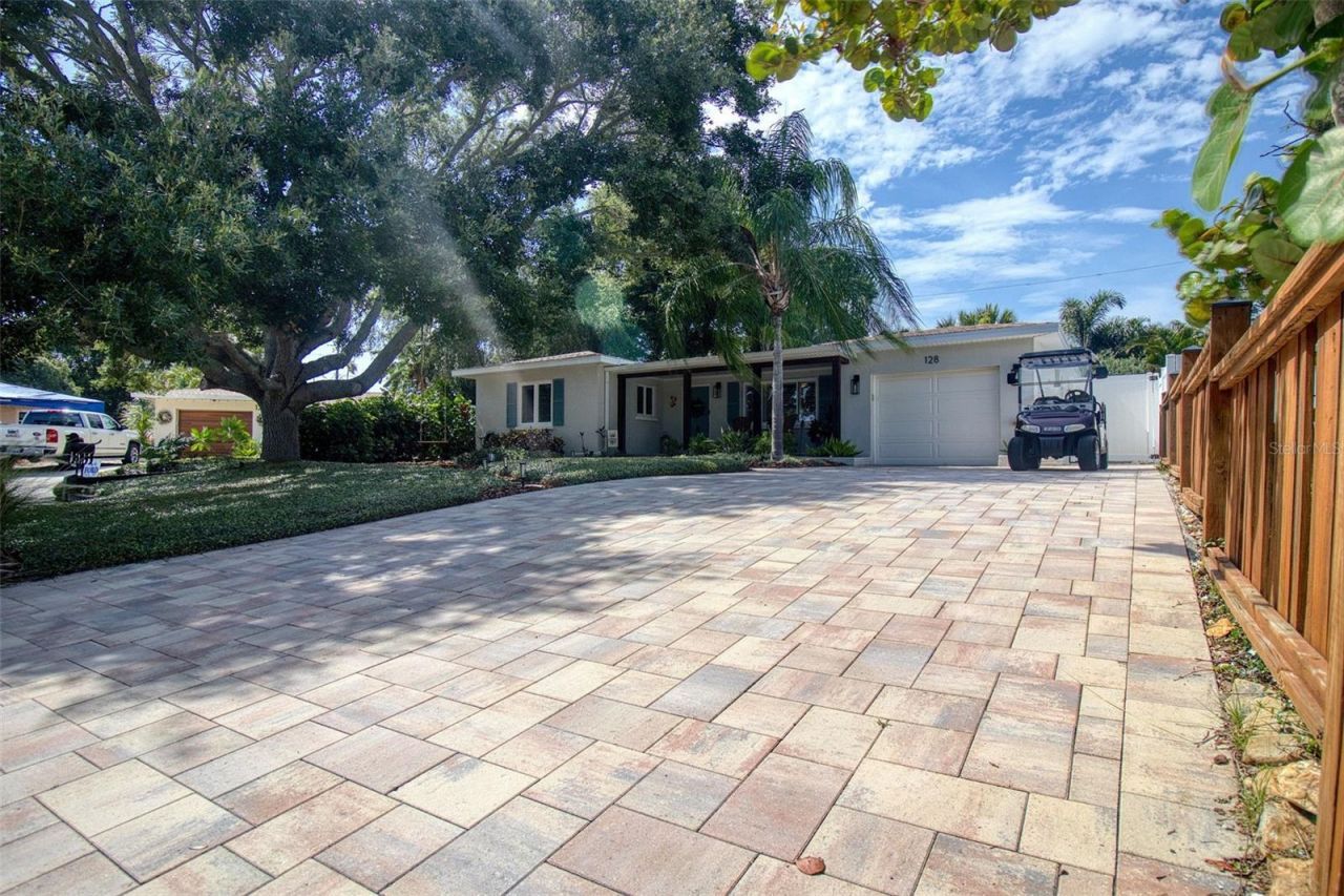 128 Edgewater Terrace, Dunedin, FL 34698 Photo