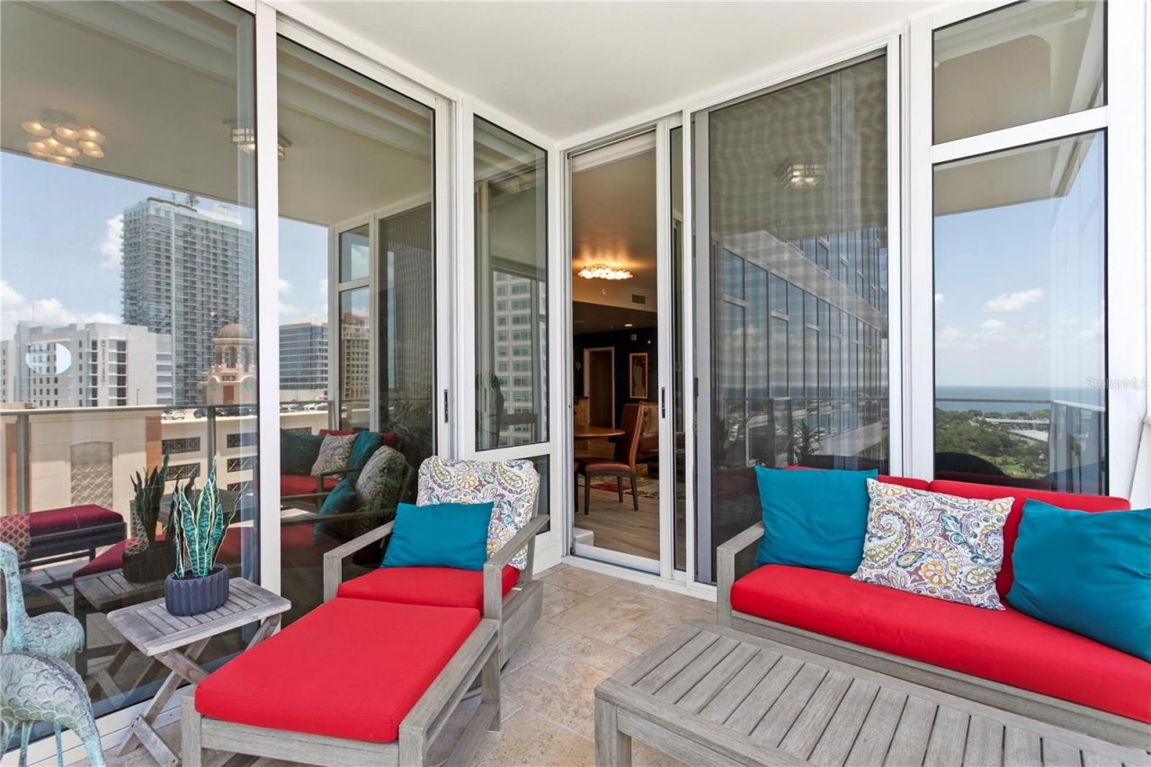 175 1st Street S, Unit 1101, Saint Petersburg, FL 33701 Photo