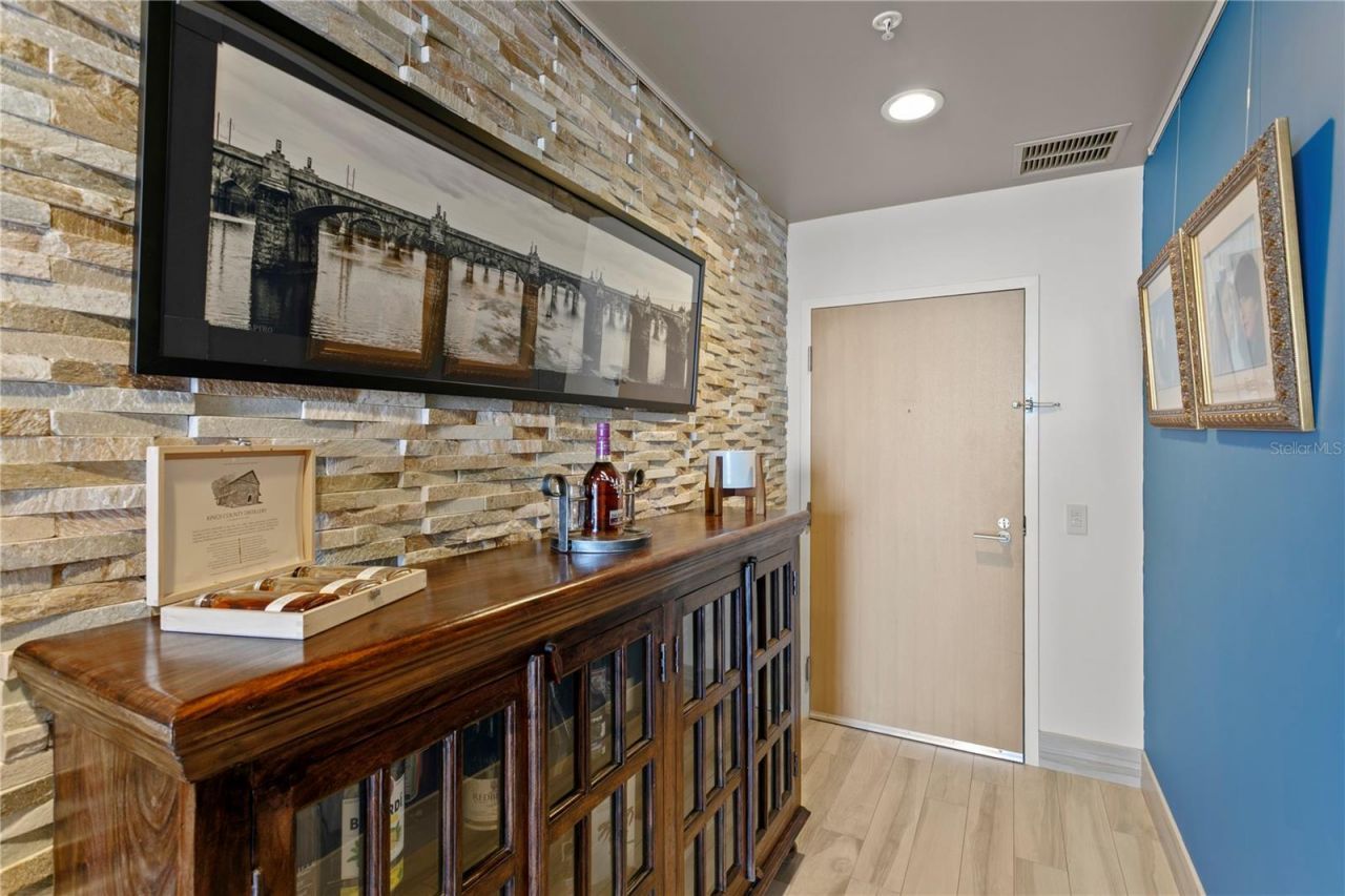175 1st Street S, Unit 1101, Saint Petersburg, FL 33701 Photo