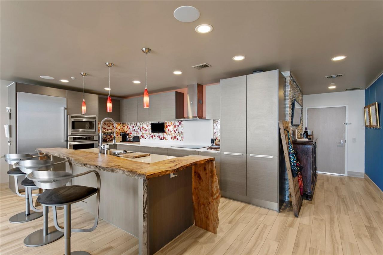 175 1st Street S, Unit 1101, Saint Petersburg, FL 33701 Photo