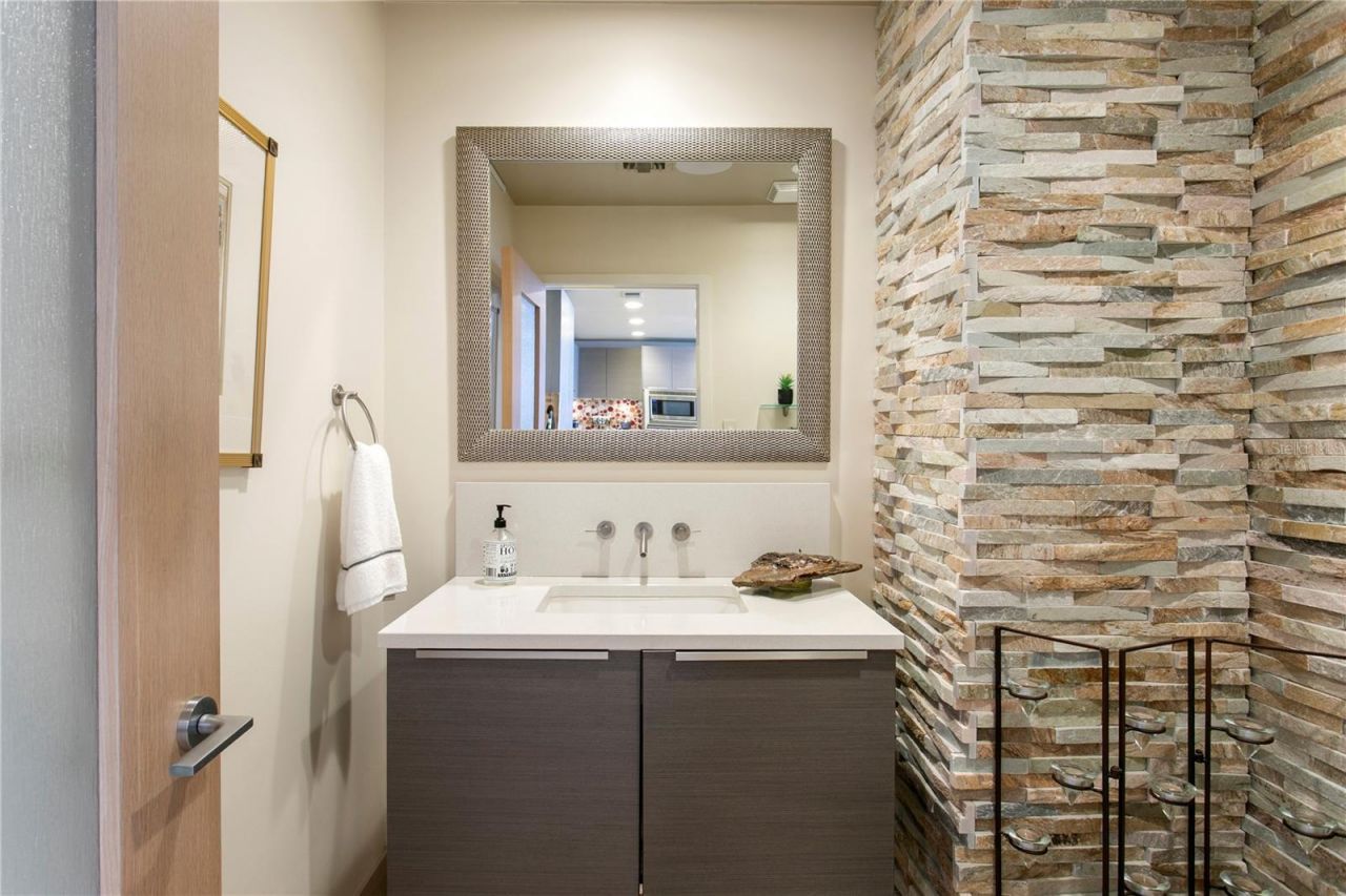 175 1st Street S, Unit 1101, Saint Petersburg, FL 33701 Photo