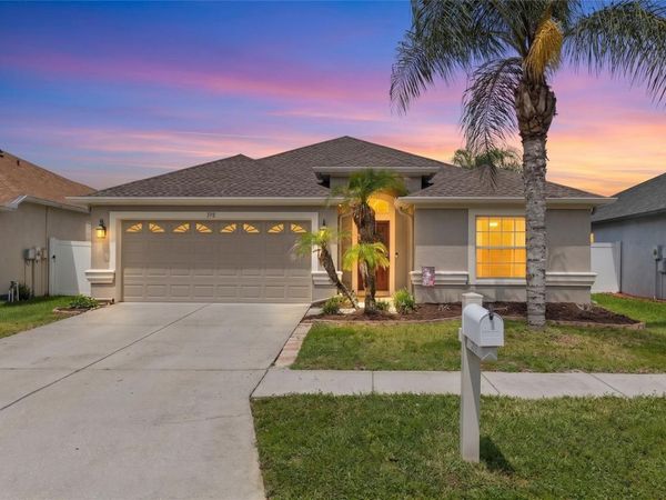 3911 LANGDRUM DRIVE , WESLEY CHAPEL, FL 33543