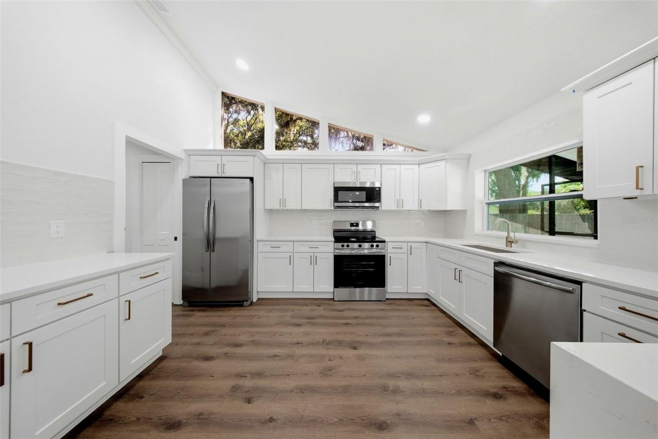 2104 Doefield Court , Valrico, FL 33596 Photo