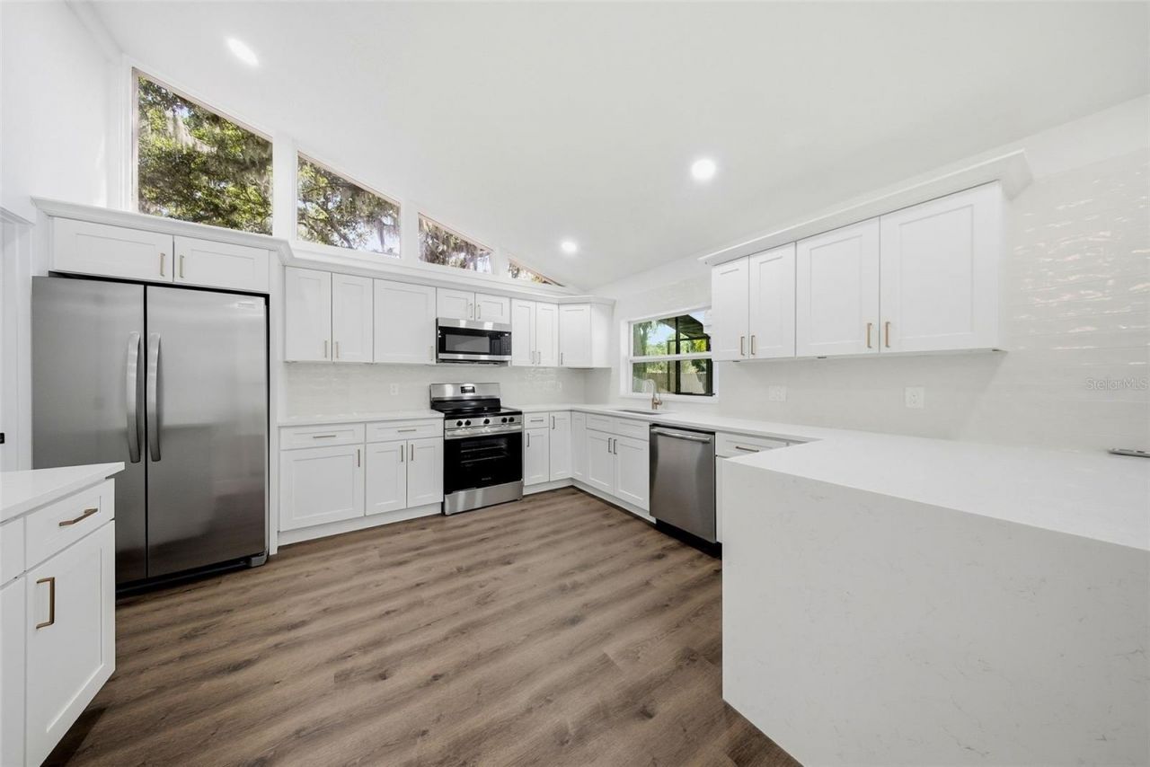 2104 Doefield Court , Valrico, FL 33596 Photo