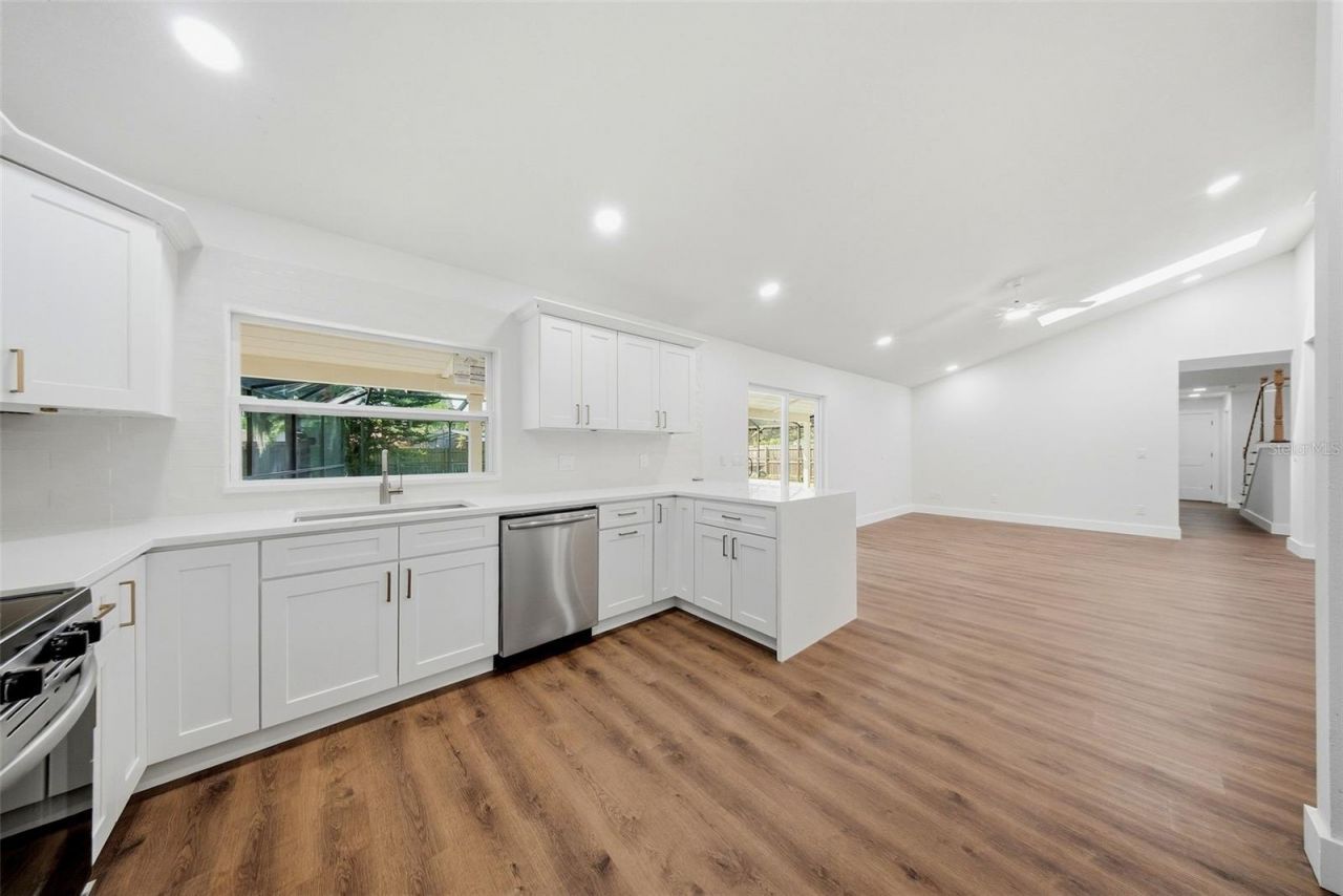 2104 Doefield Court , Valrico, FL 33596 Photo