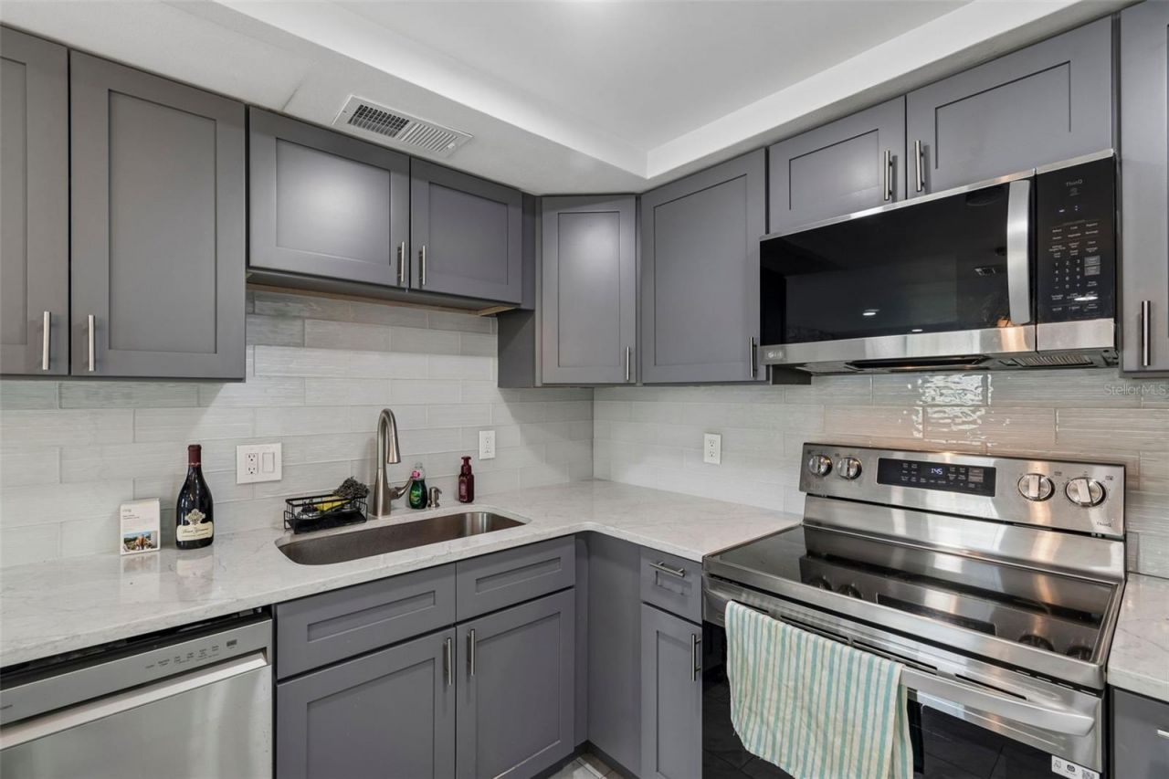 4234 Floramar Terrace, New Port Richey, FL 34652 Photo