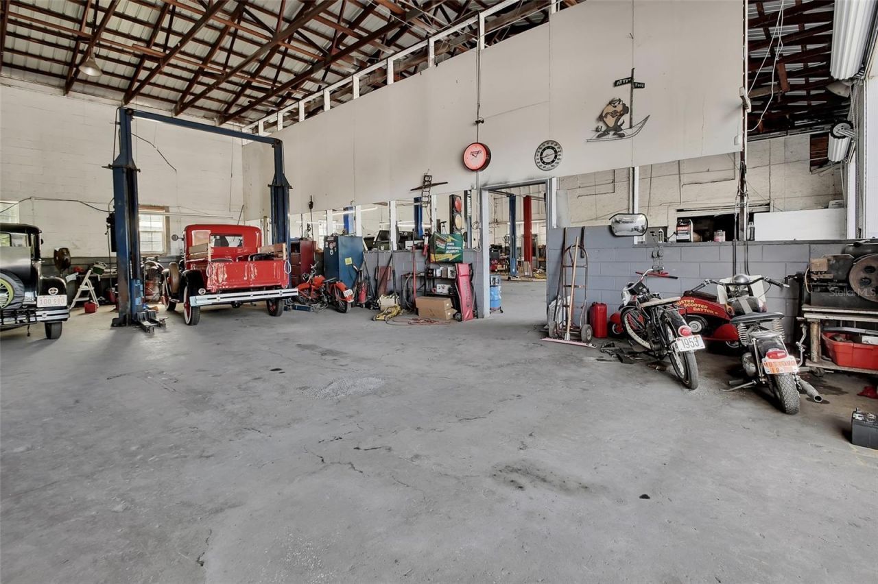 309 S Florida Avenue, Deland, FL 32720 Photo